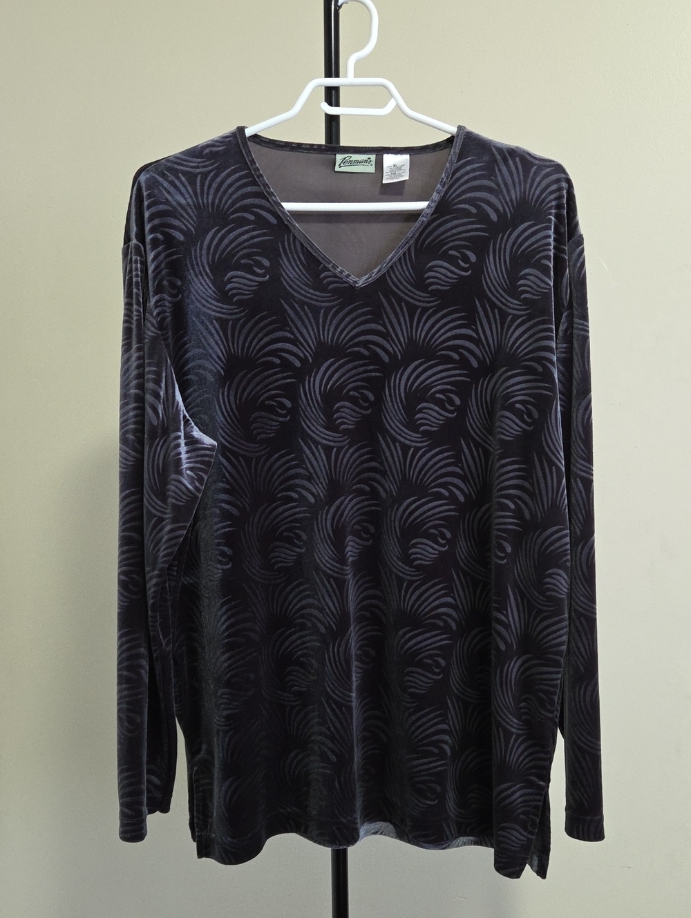 Penmans Velvet V-Neck Long Sleeve Tee